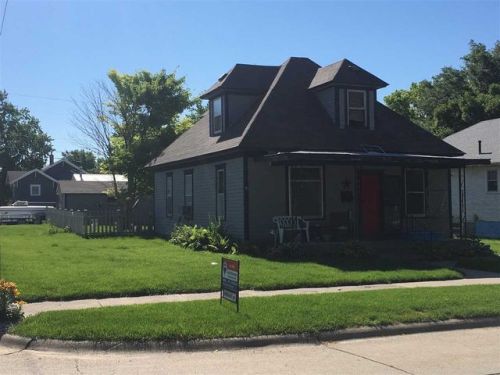 1221 Avenue A, Gothenburg, NE 69138-1622