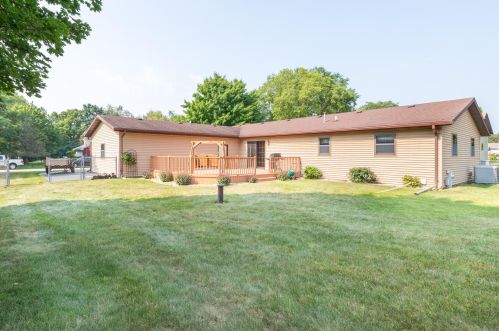 29632 Clover Ln, Waterford, WI 53185-5004