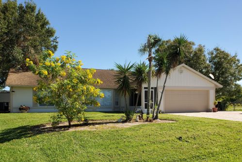 2447 Page Cir, Fort Pierce, FL 34953-5714