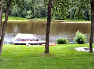 12916 Shoreland Dr, Thiensville, WI 53097-2306