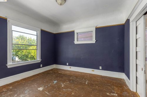 1115 Chestnut St, Oakland CA 94607-2874 exterior