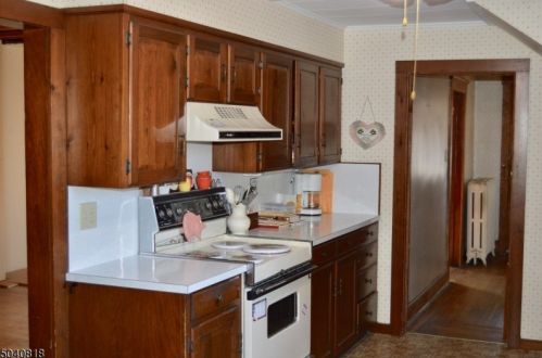 49 Main St, Flemington NJ  08822-1413 exterior