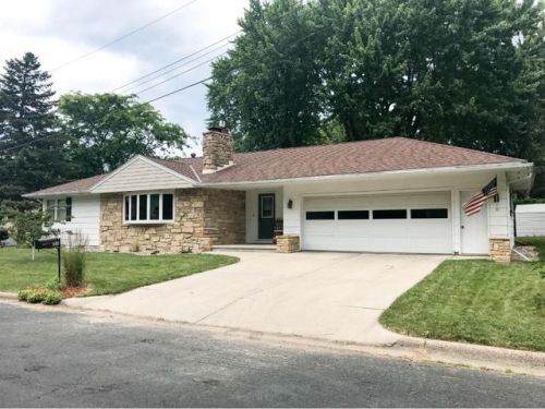 106 Eastwood Dr, Mankato, MN 56001-5009