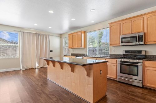 2228 Clock Tower Ct, Riverbank CA  95367-9427 exterior