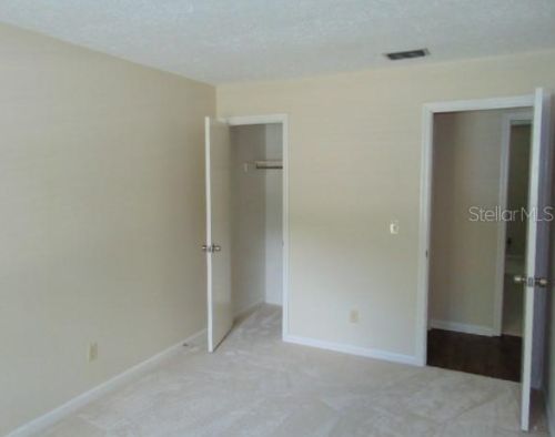 1004 Wildrose Dr, Lutz FL  33549-5656 exterior