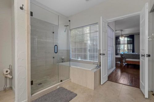 302 Pecos Trl, Irving TX 75063-4543 exterior