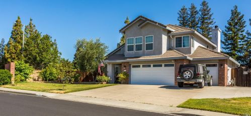 225 Grey Wolf Dr, Vacaville, CA 95688-1014