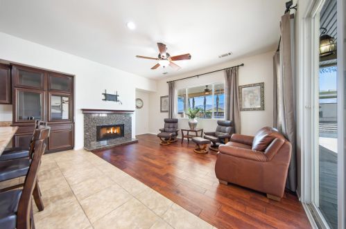 981 Park Ave, San Jacinto CA  92583-5407 exterior