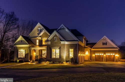 708 Seneca Rd, Great Falls, VA 22066-1100