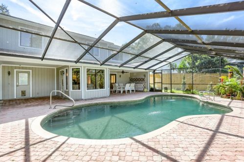 2789 Valencia Ln, Palm Harbor, FL 34684-3938