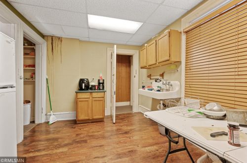 328 4th St, Litchfield MN 55355-2122 exterior