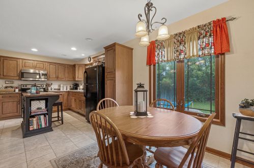 4958 Bayfield Dr, Waterford WI  53185-3376 exterior