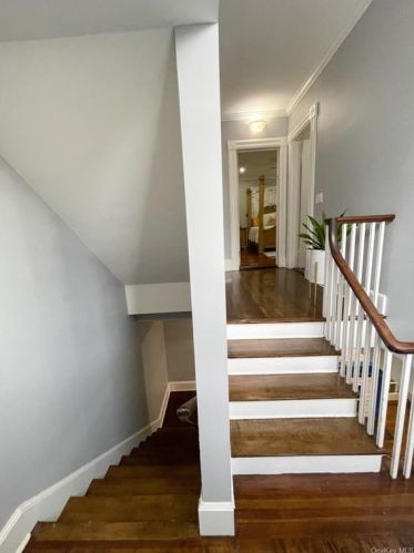 2 Linden Pl, Middletown NY  10940-4824 exterior