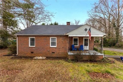 704 Main St, Lowell, NC 28098-1213