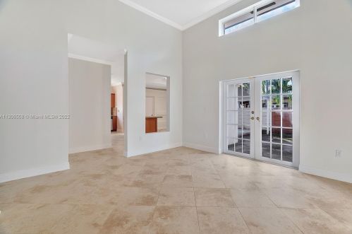 7090 5th Ave, Hialeah FL  33014-4952 exterior