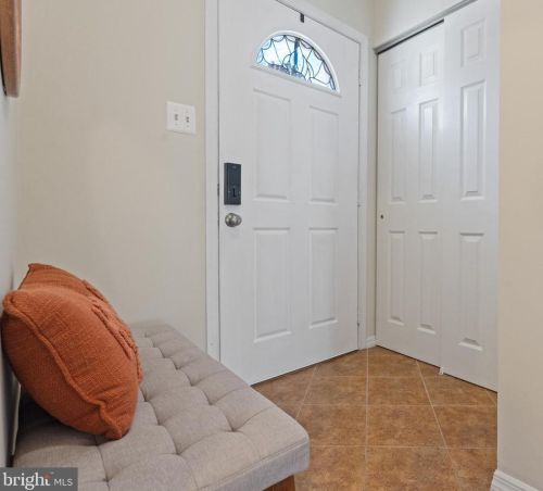 7716 Groveland Heights Ct, Springfield VA  22153-2255 exterior