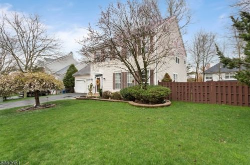 47 Abraham Rd, White House Station, NJ 08889-3200