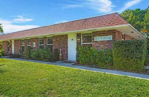2724 Arbutus St, Naples FL  34112-8100 exterior
