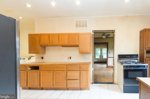 446 Main St, Lansdale PA  19446-2811 exterior