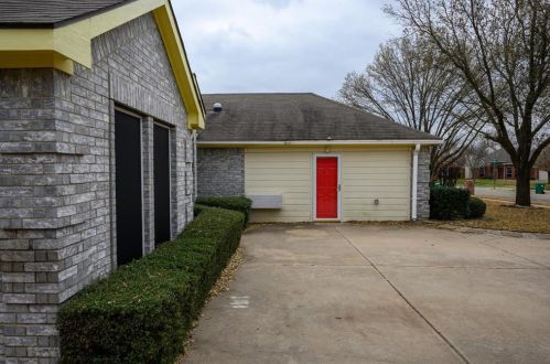 913 Jeffrey Dr, Denton TX  76208-6425 exterior