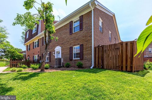 9790 Hagel Cir, Lorton, VA 22079-4311