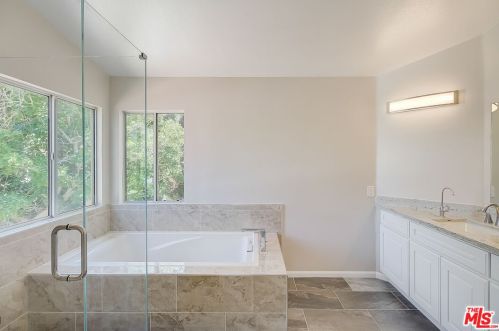 44452 Sandhurst Ln, Lancaster, CA 93536-6438