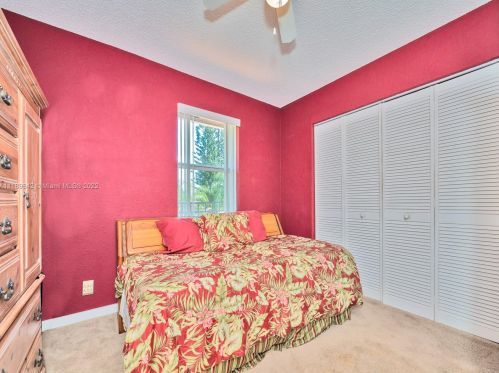 348 107th Ave, Hollywood FL  33026-4068 exterior