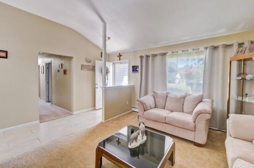 92 Forest Rd, South Setauket NY  11720-2256 exterior