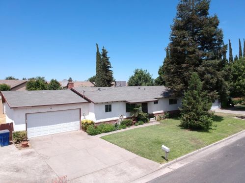 7851 Cedar Ln, Hilmar, CA 95324-9732