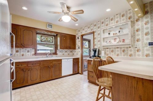 22194 Valley Rd, Waukesha WI  53186-5350 exterior