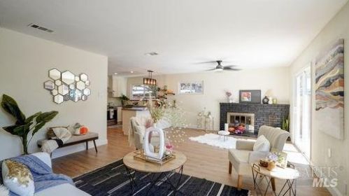 252 Livingston Ave, Vacaville CA  95687-6415 exterior