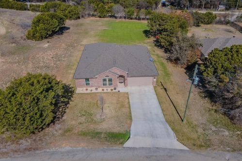 1302 Shawnee Trl, Granbury, TX 76048-6049