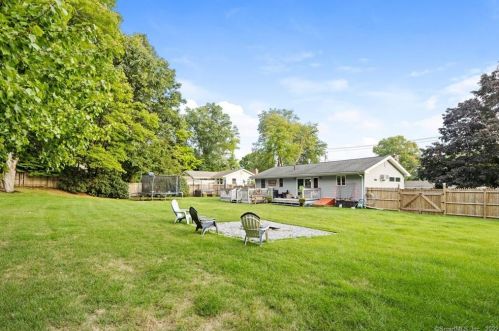 102 Kelly Rd, Wapping CT 06074-3119 exterior