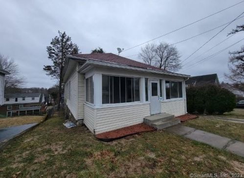 249 Vauxhall St, United States Coast Guard Ac CT  06320-3840 exterior