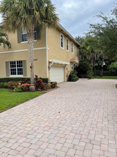 4599 Cadiz Cir, West Palm Beach, FL 33418-8977