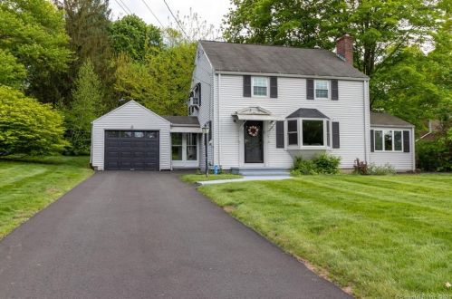29 Woodruff Ln, Kensington, CT 06037-1952