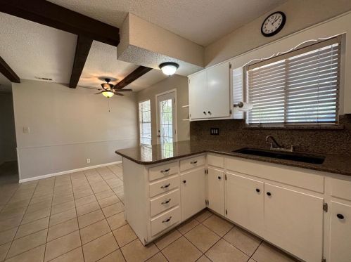 5704 Cedardale Dr, Austin TX  78745-4024 exterior
