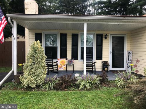 63 Essex Ct, Downingtown, PA 19335-1109