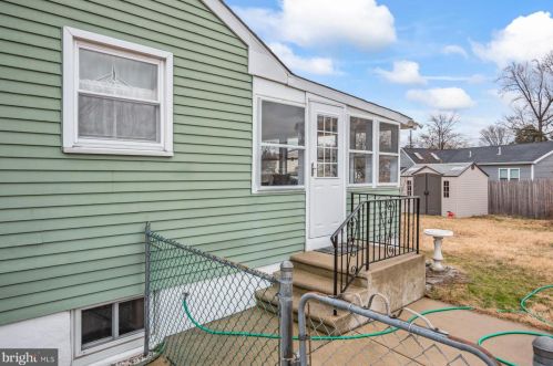 306 Veterans Dr, Palmyra NJ  08065-2319 exterior