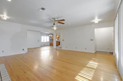 1670 Hillcrest Rd, Hollister CA  95023-5205 exterior