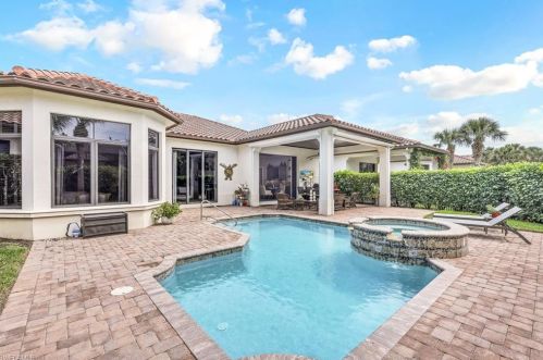 2239 Residence Cir, Naples FL 34105-3084 exterior