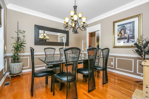 19 Pinehurst Dr, Mount Sinai NY  11766-3421 exterior