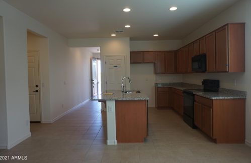 3313 Dunbar Dr, Phoenix AZ  85041-6350 exterior