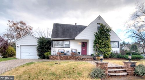752 Wick Blvd, West Deptford, NJ 08096-1303