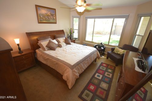 827 Date Palm Dr, Gilbert AZ 85234-4947 exterior