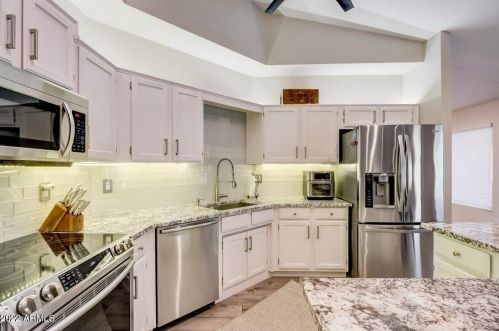 15848 16th St, Phoenix AZ  85022-3326 exterior