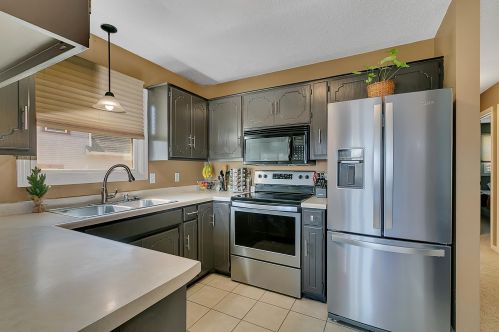 406 27th Ave, Saint Cloud, MN 56303-3744