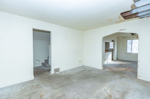 179 Magnolia St, Whitaker PA 15120-2331 exterior