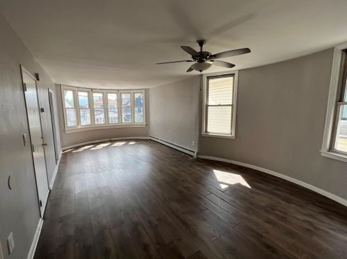 19 40th St, Bayonne, NJ 07002-4817