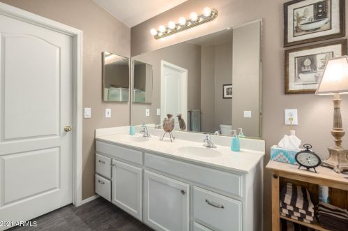 1766 Toledo St, Gilbert AZ 85295-5611 exterior